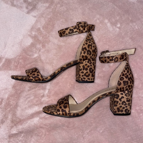 Cheetah Print Block Heel - Picture 6 of 7